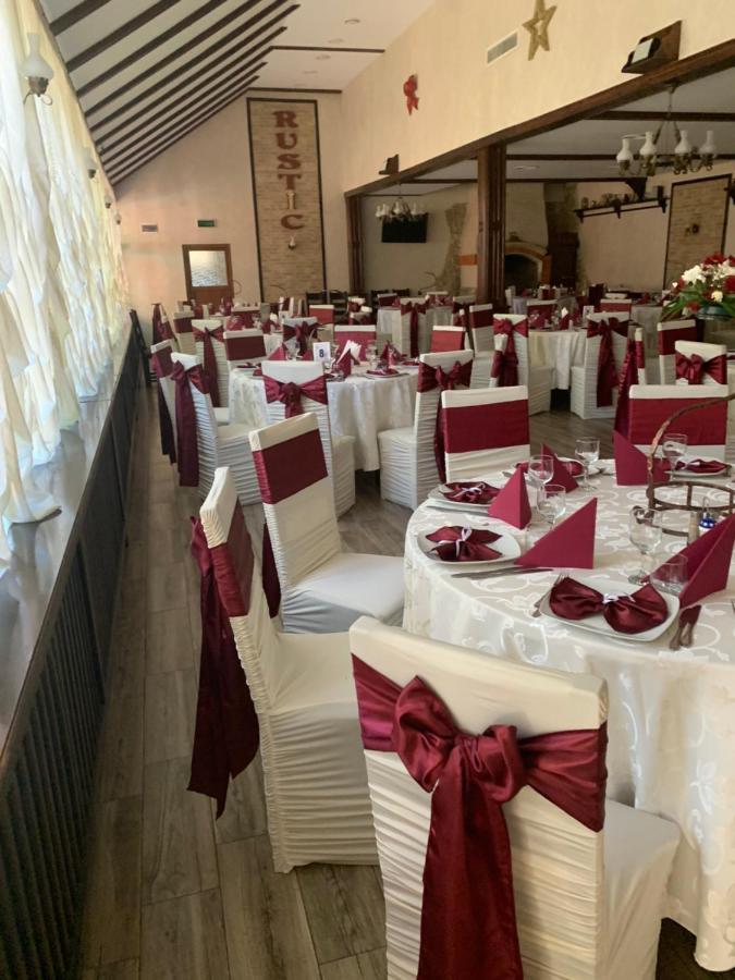Pensiune Restaurant Rustic Rm Sarat ルムニク・サラト エクステリア 写真